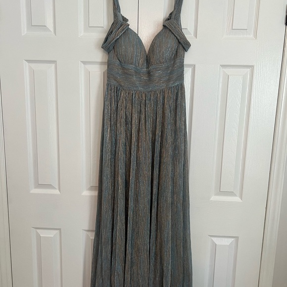 Mac Duggal Evening Gown - Picture 4 of 9